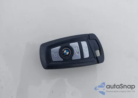 2012 BMW 528I xDrive z USA, uszkodzony, nr VIN WBAXH5C54CDW03250